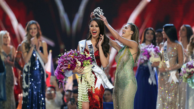Đối với nhiều người Philippines, chiến thắng của Catriona Gray và cả những bông hồng lai trước đó trong các cuộc thi sắc đẹp là lời nhắc nhở xấu xí về quá khứ đất nước.  