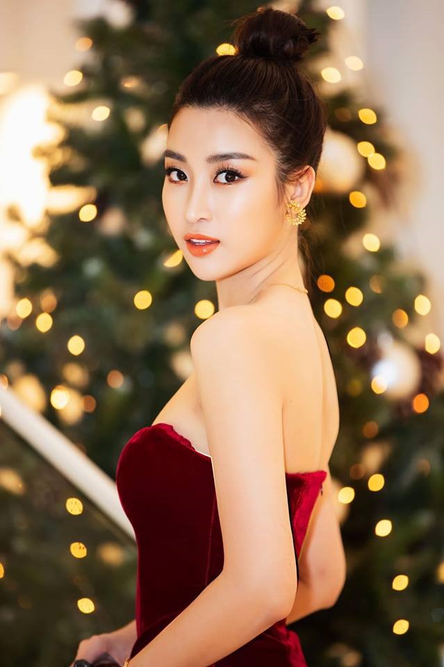 Kể từ khi chuyển giao vương miện, Hoa hậu Mỹ Linh ngày càng ghi điểm với phong cách gợi cảm.