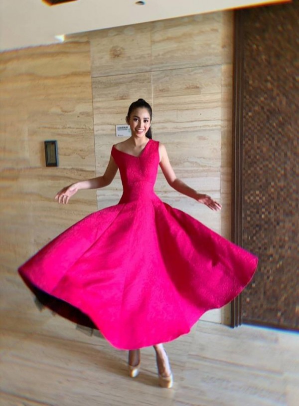 Chiếc váy từng được Hoa hậu Việt Nam 2018 diện trong khuôn khổ tham gia Miss World vào tháng 11 năm vừa rồi.  