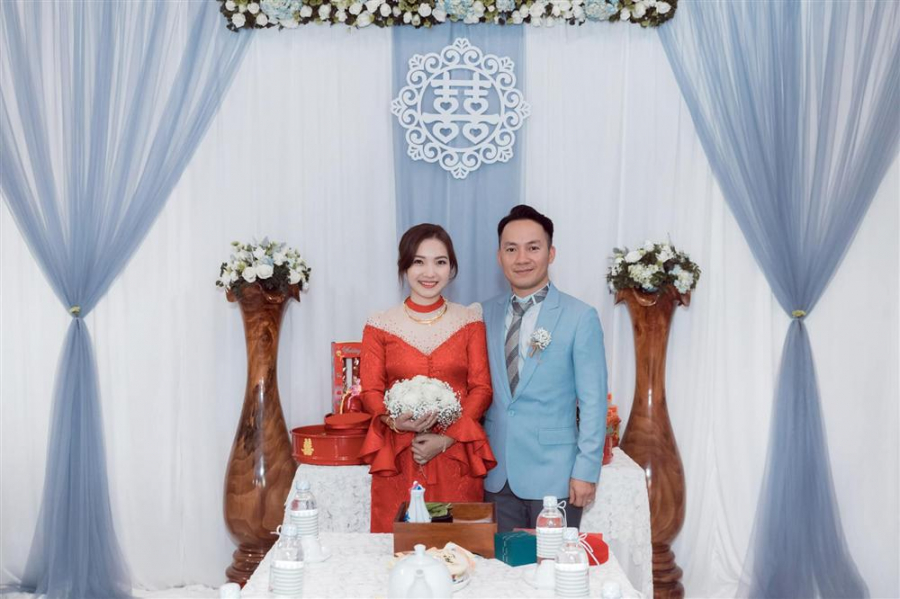 Ngày 30/12 vừa qua, Tiến Đạt chính thức tổ chức hôn lễ với bạn gái Lê Thụy Vy tại Bình Thuận. Sau đám cưới, cặp vợ chồng ngôi sao hào hứng chia sẻ những khoảnh khắc đáng nhớ được ghi lại trong ngày trọng đại.    Mới đây, bà xã Tiến Đạt vừa thông báo: 
