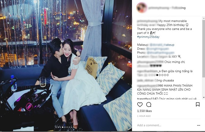 Khoảnh khắc hôn má tình tứ được Primmy Trương đăng tải trên Instagram.