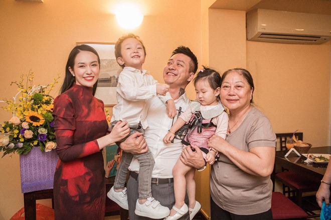Gia đình Hương Baby chuẩn bị chào đón con thứ 3 trong năm nay    