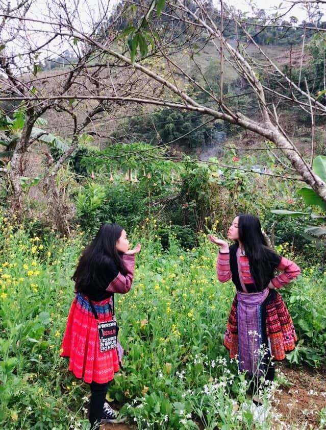 Các con gái của Quyền Linh đã có những giây phút trải nghiệm tuyệt vời về mùa đông, cuộc sống đồng bào dân tộc vùng cao, và học hỏi được rất nhiều thứ bổ ích, ý nghĩa.    