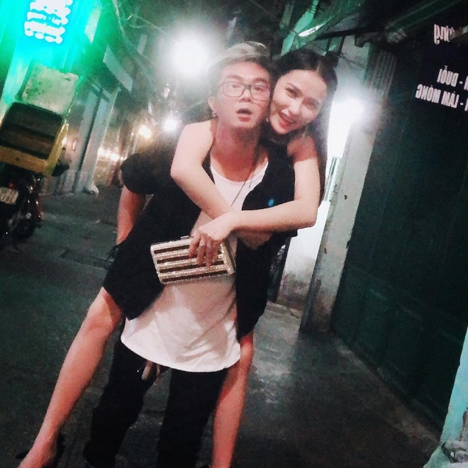 Trải qua nhiều cuộc tình, Khánh Đơn giờ đang hạnh phúc bên vợ trẻ Huỳnh Như.    