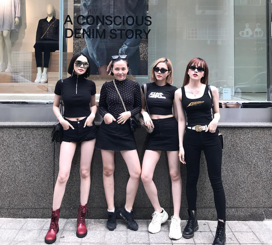 Bộ tứ chị em gái nhà Thiều Bảo Trang vừa xinh vừa chất.