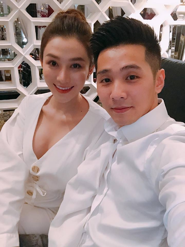 Cả hai thường xuyên diện đồ đôi mỗi khi xuất hiện cùng nhau. Sau khi lập gia đình, Lê Hà sẽ từ bỏ nghệ thuật, tập trung theo đuổi kinh doanh và phụ giúp chồng.    
