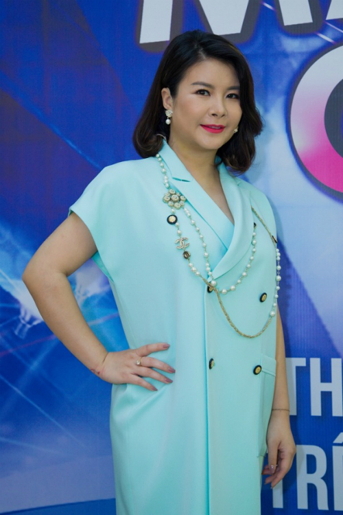 Nữ diễn viên Kim Oanh gây tranh cãi khi ngồi ghế giám khảo Gương mặt thân quen.