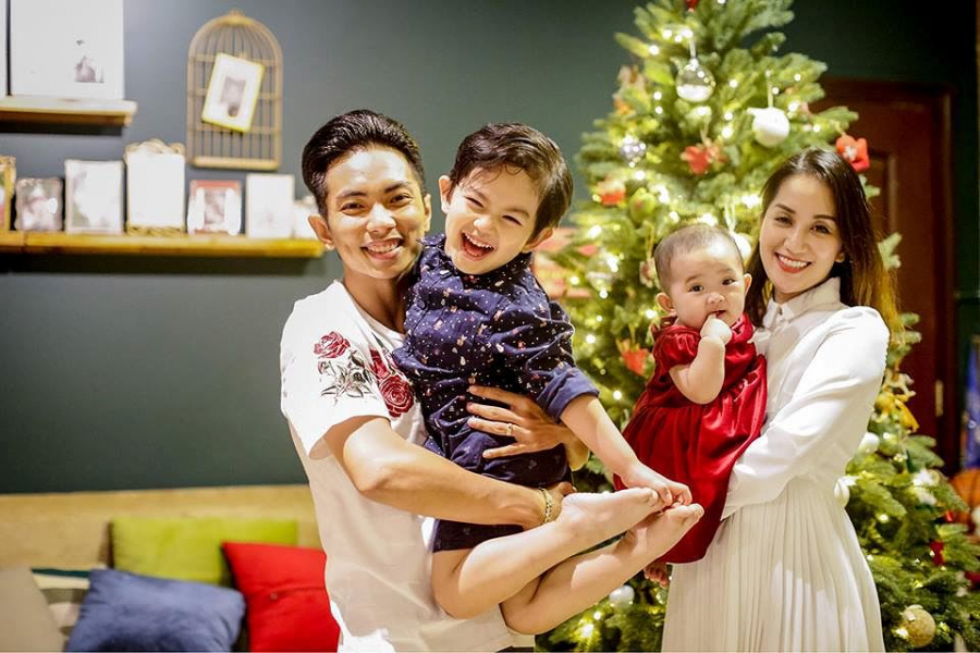 Hình ảnh hạnh phúc của gia đình Khánh Thi - Phan Hiển.