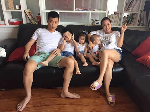 Vợ chồng Ốc Thanh Vân dành nhiều thời gian để chơi cùng các con.