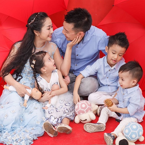 Ốc Thanh Vân đang có cuộc sống viên mãn bên ông xã và 3 đứa con.    