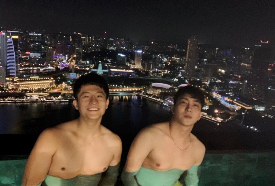 Hình ảnh Harry Lu đi bơi cùng Bê Trần được chia sẻ cách đây vài ngày trước.     