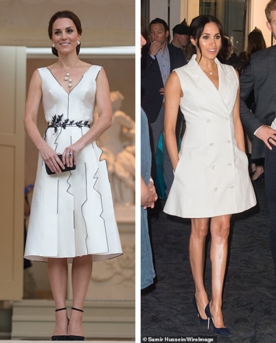 Dù tương đồng nhưng bộ váy trắng Công nương Kate ở Warsaw, Ba Lan, tháng 7/2017 (trái) có phần chi tiết điểm nhấn độc đáo hơn bộ váy Công nương Meghan mặc ở Wellington, New Zealand, tháng 10/2018 (phải).  