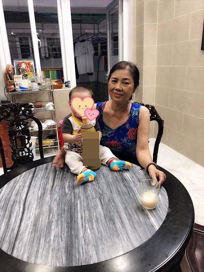Lâm Khánh Chi khoe ảnh con trai gần 4 tháng tuổi cứng cáp, đã biết ngồi.    