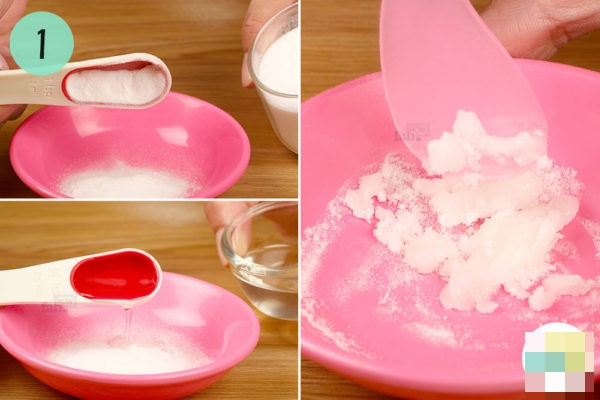 Step-1.-Make-a-paste-of-baking-soda-and-coconut-oil-600x400