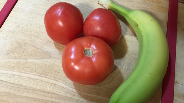 ripe-banana-tomato1