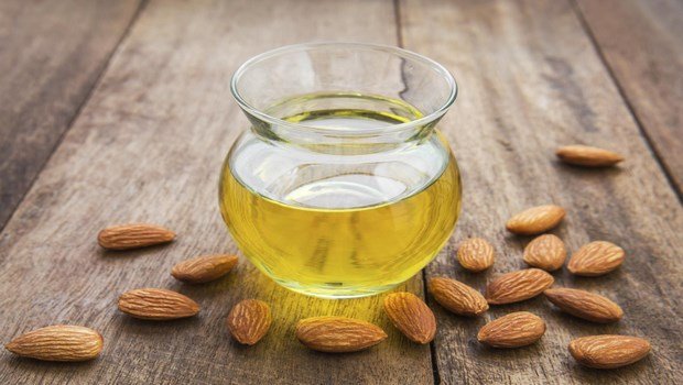 how-to-whiten-skin-almond-oil
