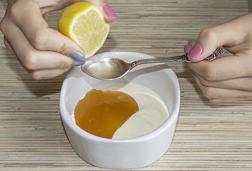 yogurt-lemon-honey-mask