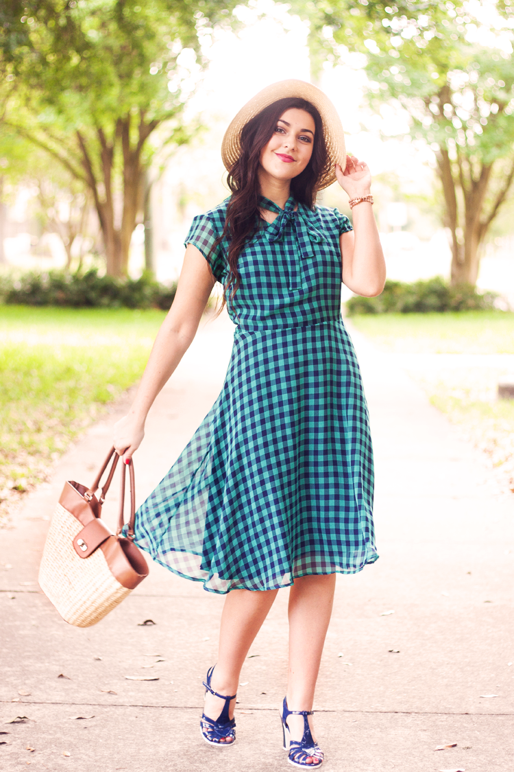 2.-gingham-dress-with-vin