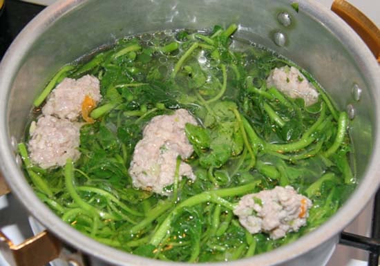 canh-cai-xoong-nau-thit-2