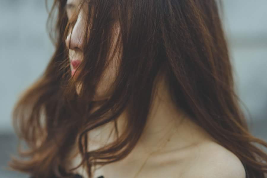 Hơn 10 năm vợ chồng, tôi chỉ muốn ly hôn vì không chịu được cảnh chồng ôm mộng với 'bóng ma' tình cũ