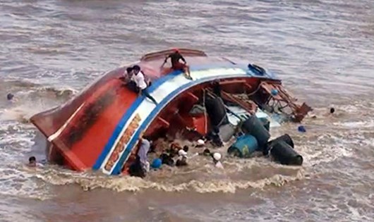 Chìm tàu tại cửa biển Gành Hào, Bạc Liêu: Đã xác định được danh tính 2 nạn nhân t.ử v.ong