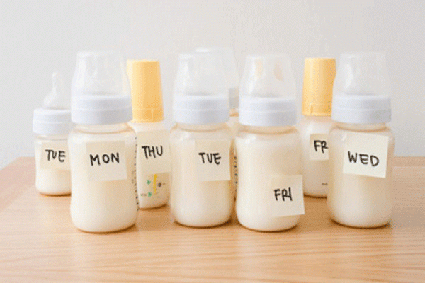 Điều bạn bắt buộc phải biết khi bảo quản sữa mẹ trong tủ lạnh