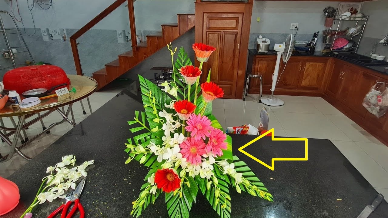 Rằm Trung thu đua nhau mua 5 loại hoa về, tưởng tốt: Lộc đâu không thấy, chỉ mất tiền oan