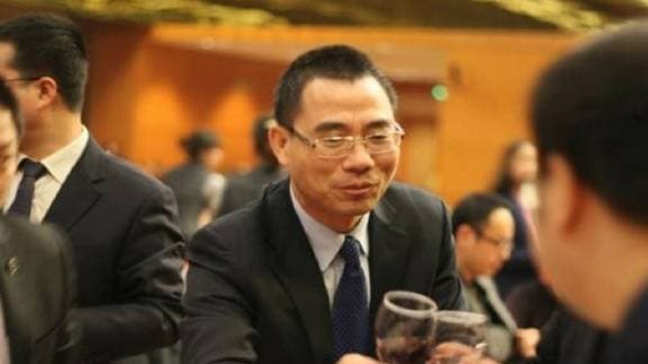 Trên bàn rượu có 1 loại người nhìn rất ngốc nhưng hóa ra lại cực kỳ xuất chúng