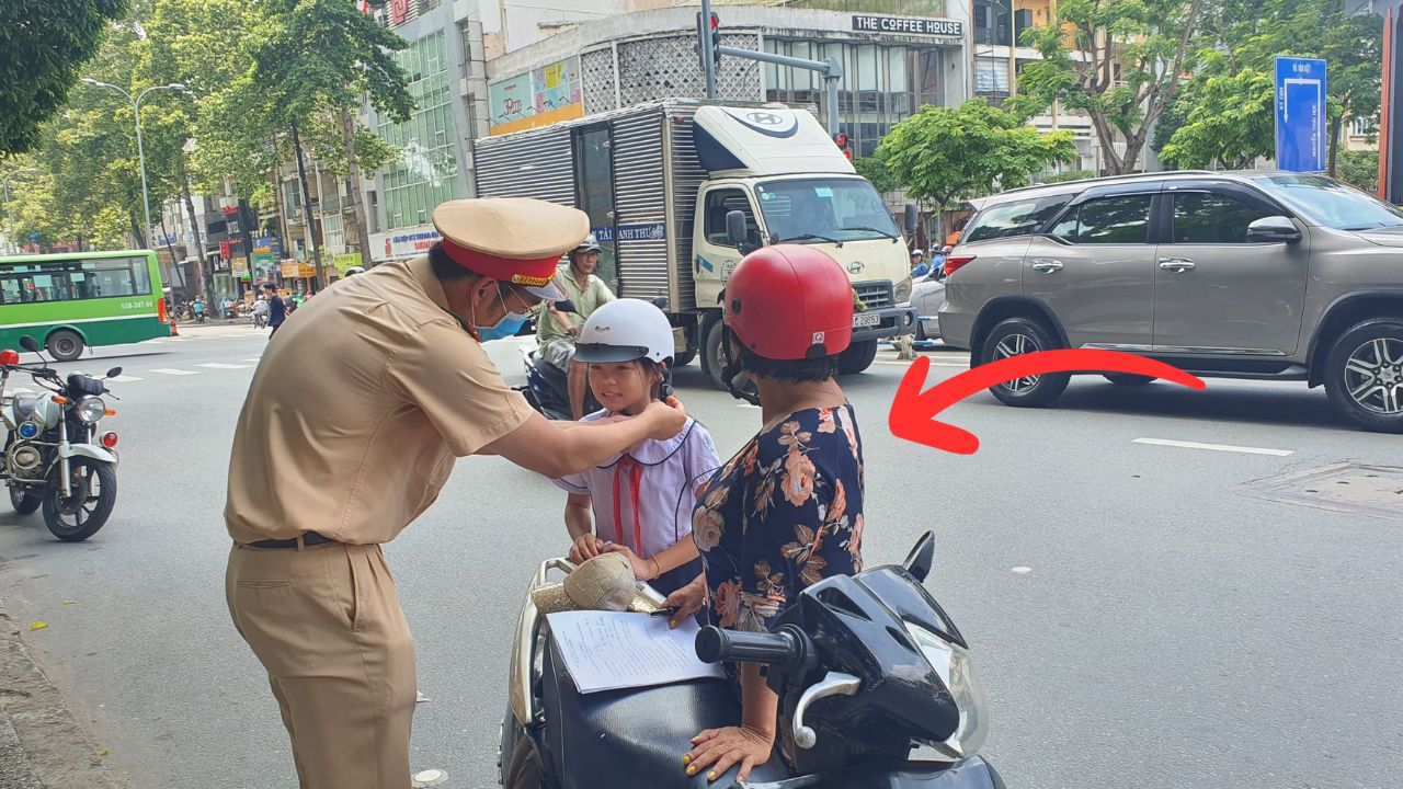 Có 3 trường hợp không cần đội mũ bảo hiểm khi lái xe, không bị CSGT phạt