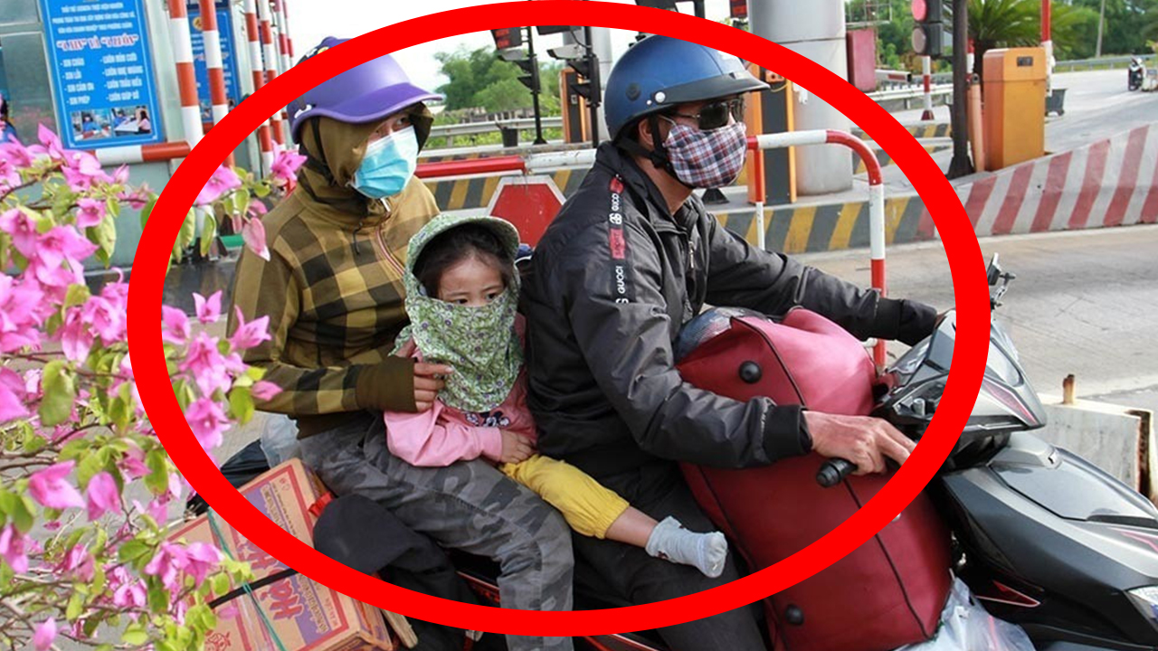 Có 3 trường hợp đi xe máy 'kẹp 3' nhưng không bị CSGT xử phạt