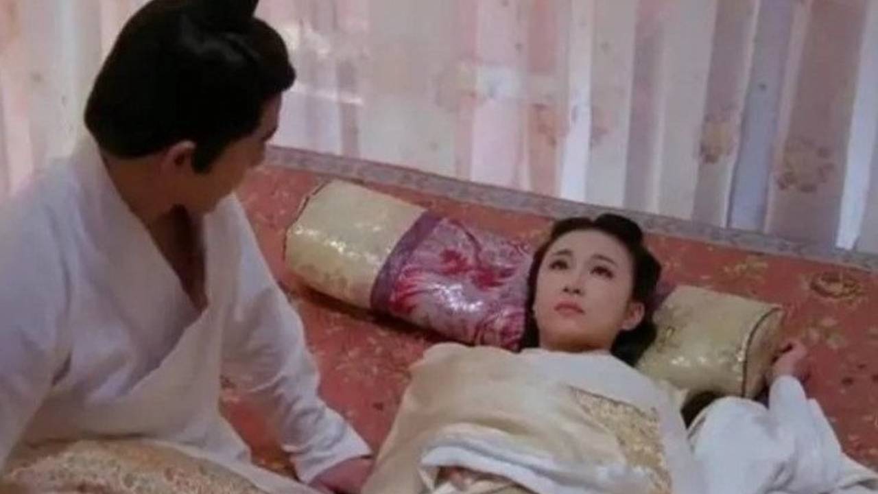 Vì sao khi được hoàng thượng thị tẩm, phi tần cần người dìu về cung?