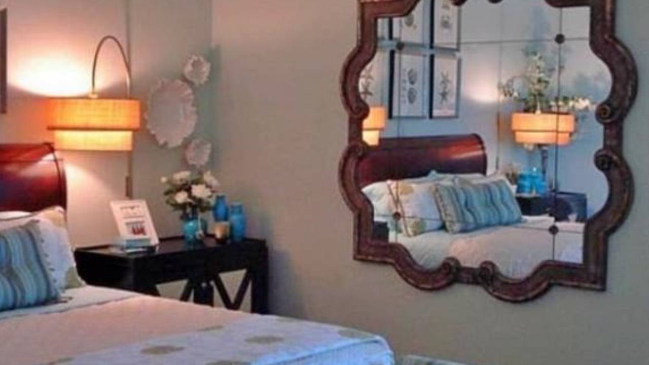 Các cụ dặn dò: 'Đầu giường để 3 thứ, không tai họa, bại vong cũng nợ nần  chồng chất', đó là 3 thứ gì?