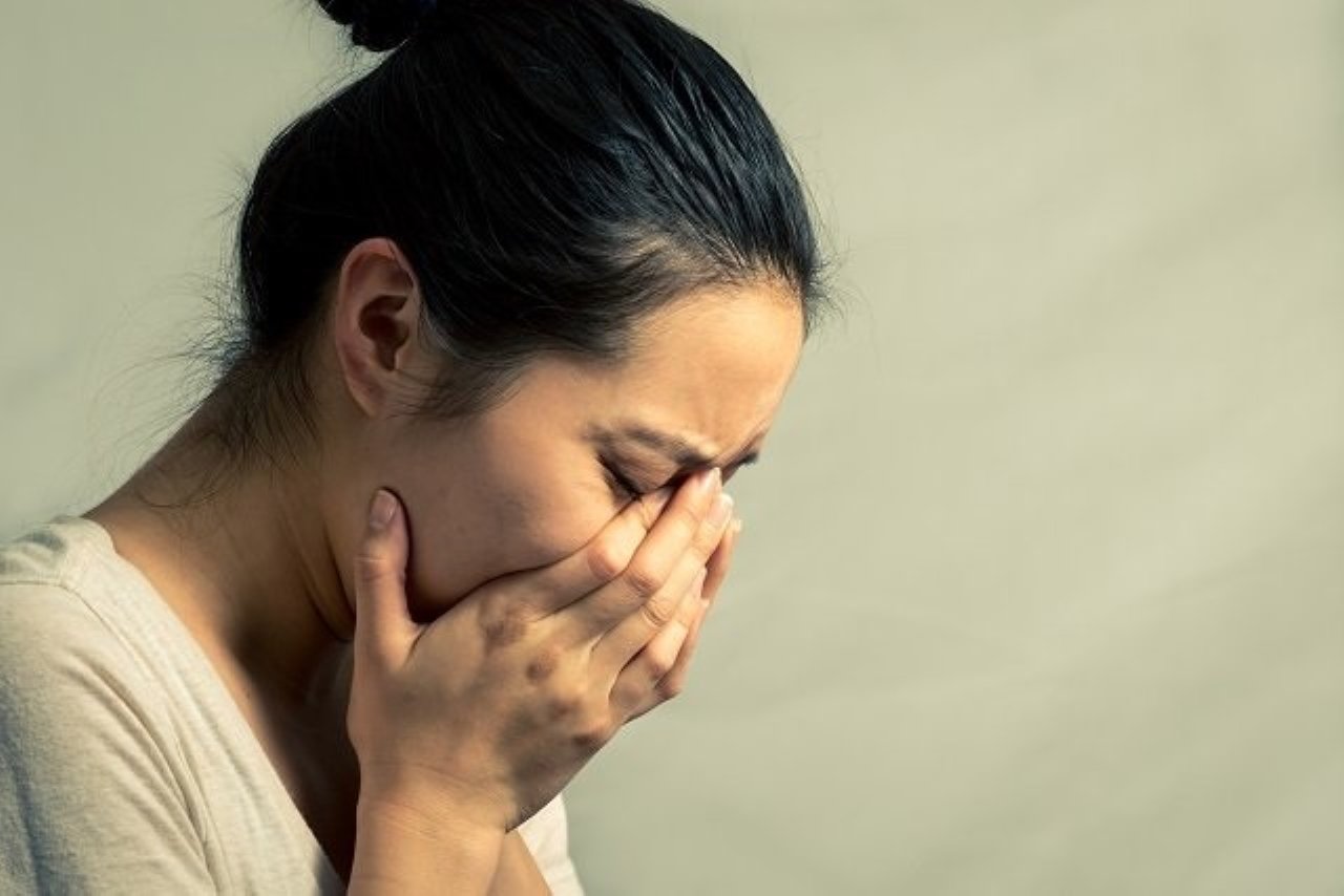 Sự im lặng của phụ nữ không phải là không hiểu, mà vì họ đã gom đủ thất vọng, vì nhận ra mọi cố gắng đều vô ích. (Ảnh minh họa)