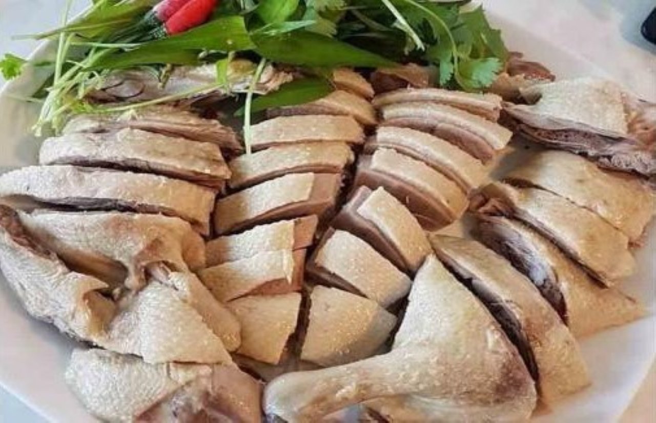 Thịt vịt luộc thơm ngon