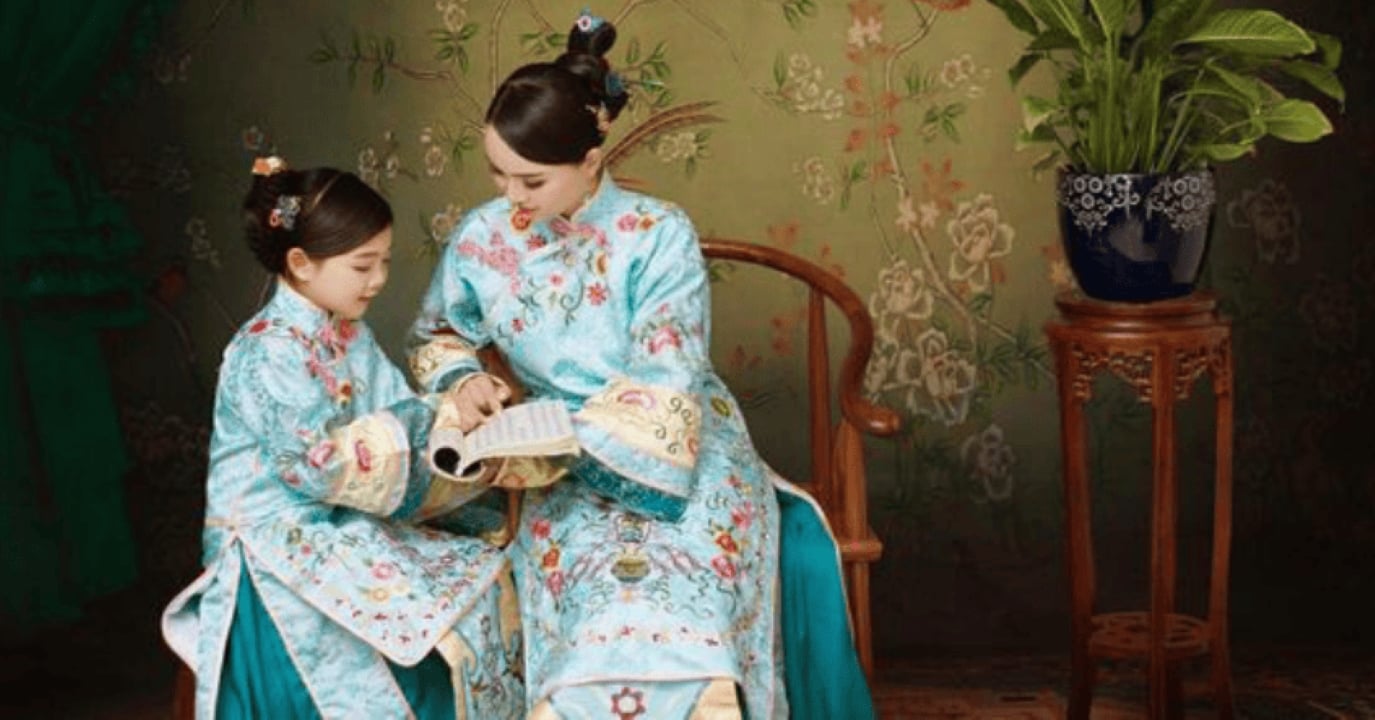Người xưa thường nói: “Tích đức cho con”, con cái chịu ảnh hưởng nhiều từ phúc đức và sự giáo dục của người mẹ. (Ảnh minh họa)
