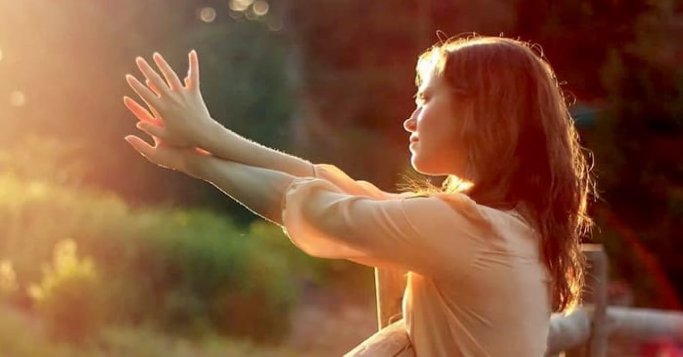 Hãy buông bỏ bớt và sống khoan dung... để cuộc sống ung dung tự tại và an nhiên. (Ảnh minh họa)