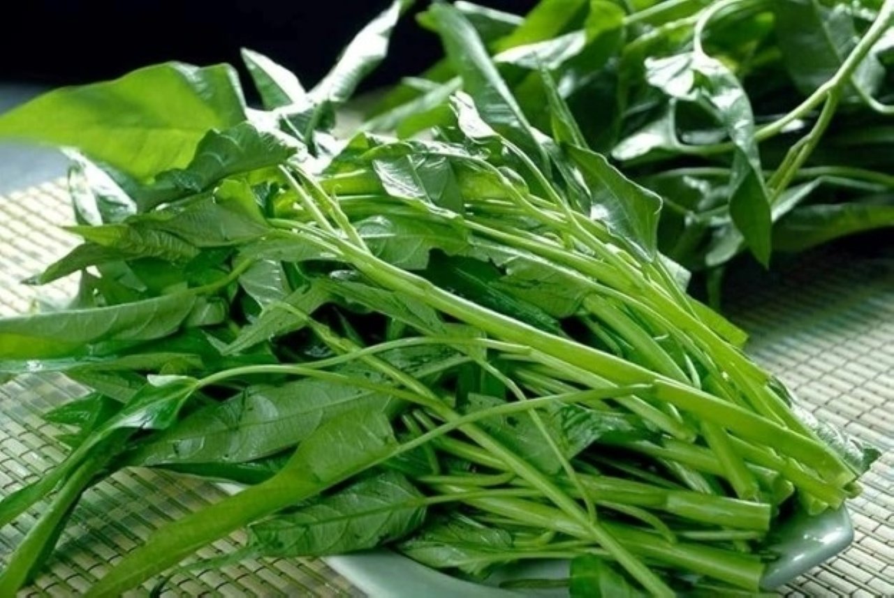 Những người viên loét dạ dày không nên ăn rau muống