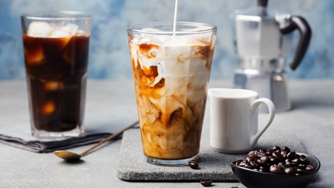 Uống cà phê nhiều đường, nhiều sữa cũng dễ làm tăng đường huyết. (Ảnh minh họa)