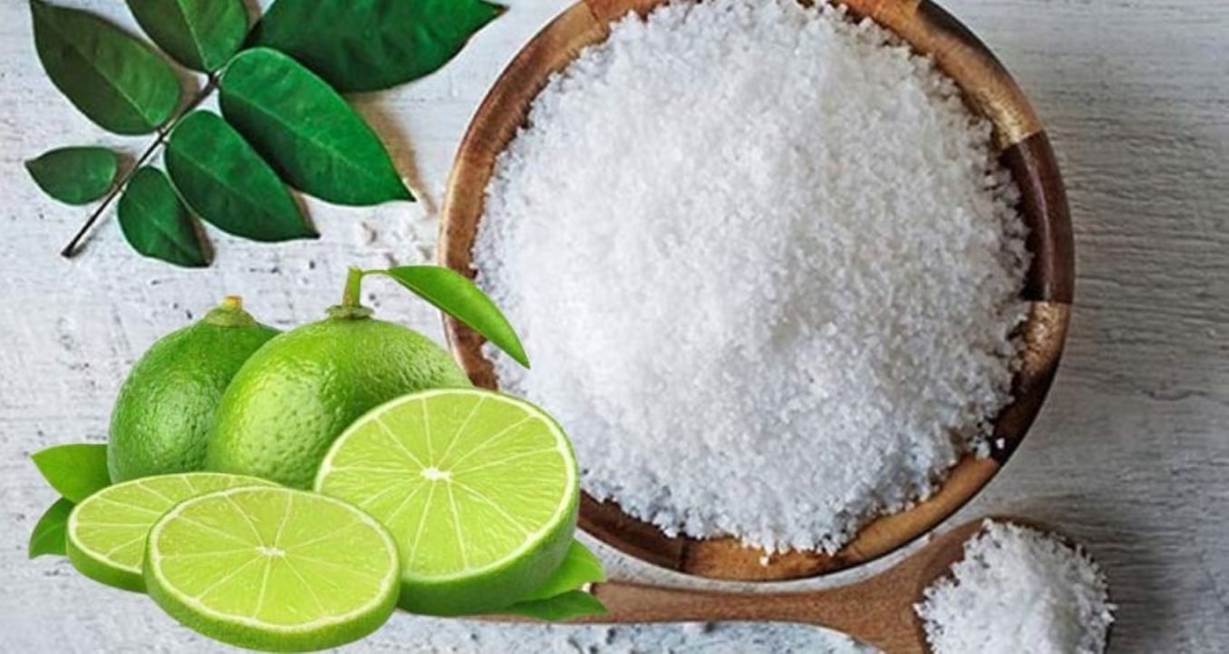 Trong phong thủy, khi chanh và muối kết hợp lại, chắc chắn sức mạnh của chúng sẽ khiến chủ nhân “bùng nổ” cả về tài lộc, sự nghiệp, tình duyên lẫn sức khỏe nữa đó.