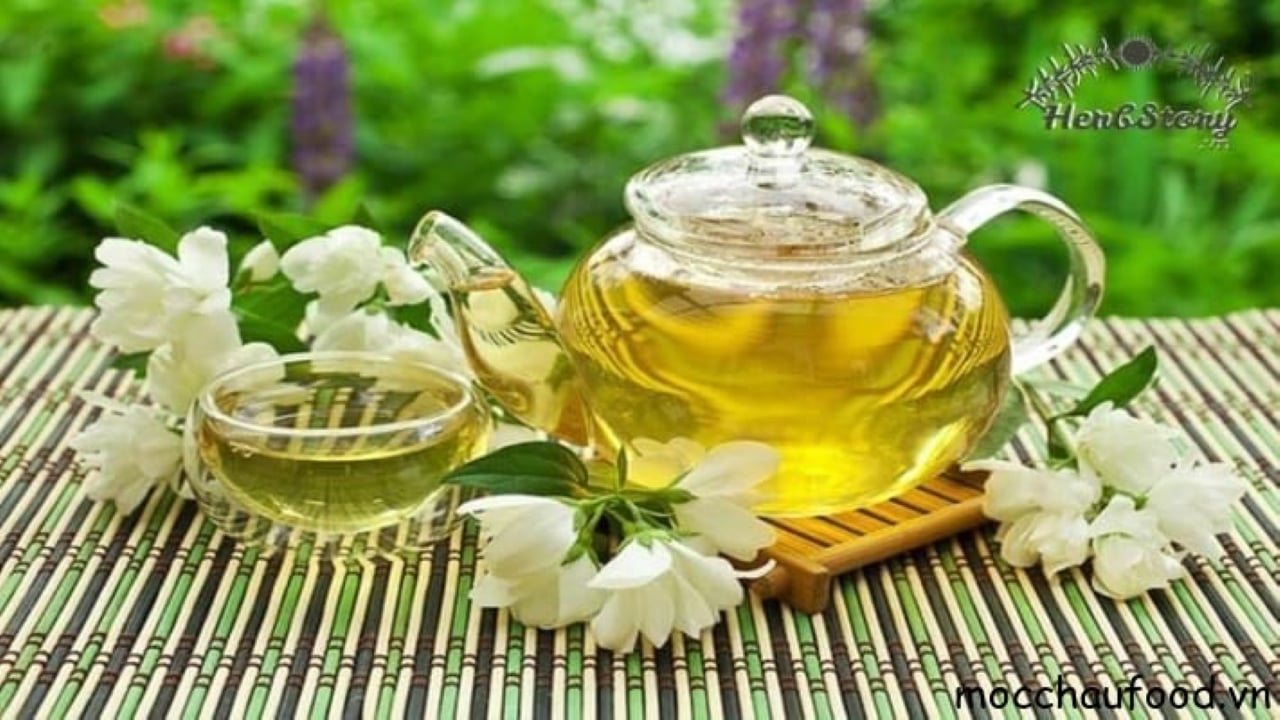 Uống trà hoa nhài giúp tăng cường miễn dịch, giảm cân, ngăn ngừa bệnh tật... (Ảnh minh họa)