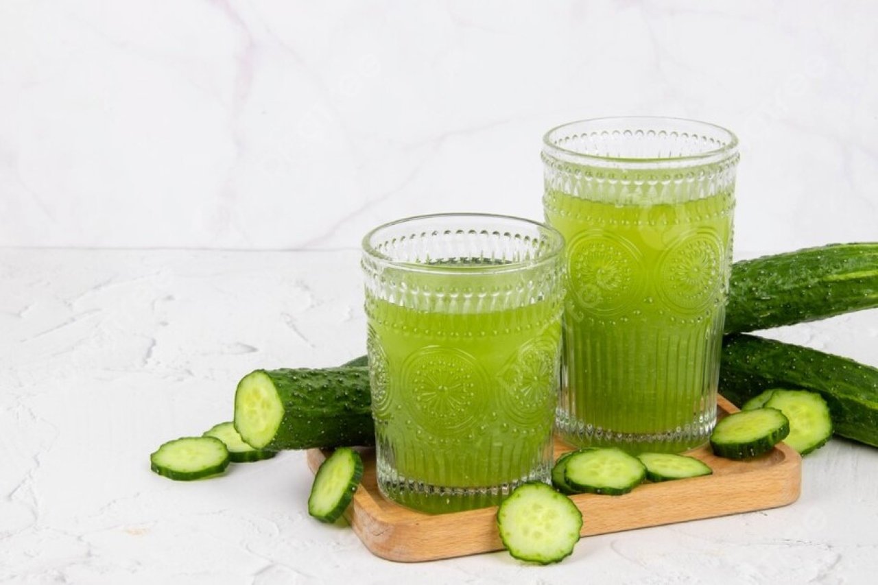 Uống nước ép dưa leo - làm dịu, cấp nước và