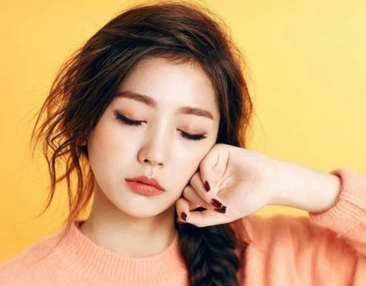 Nếu đang buồn thì nhất định không nên ở lì một chỗ mà phải thay đổi trạng thái bằng cách bước ra ngoài. (Ảnh minh họa)