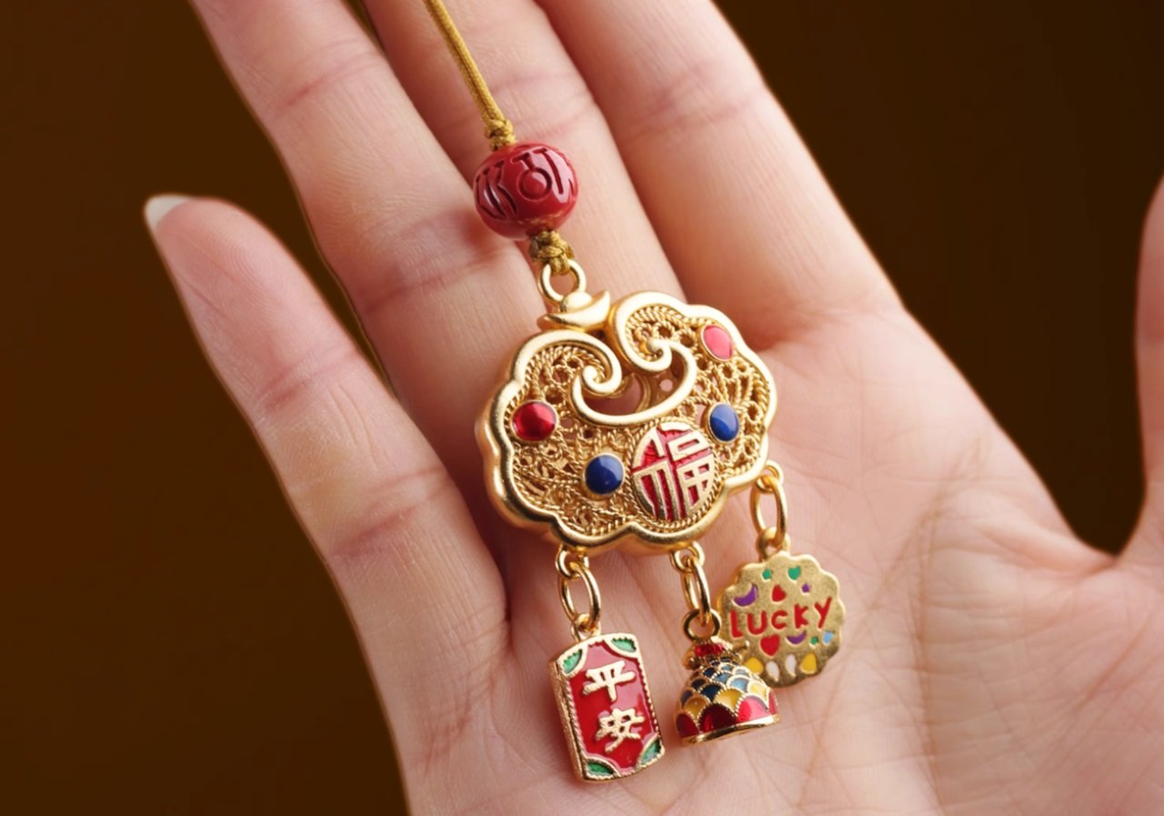 Khóa trường mệnh mang lại may mắn, trừ tà cho trẻ con. (Ảnh minh họa)