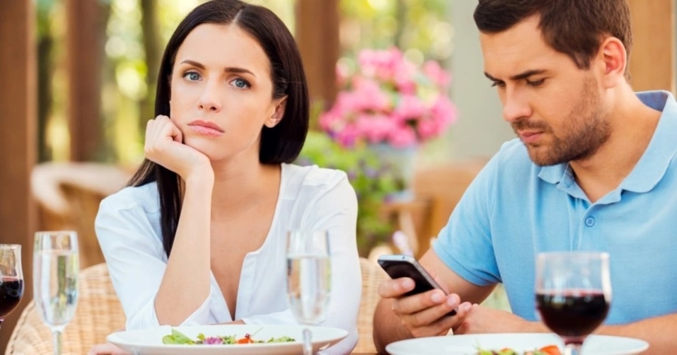Quan tâm điện thoại hơn người ấy có thể sẽ