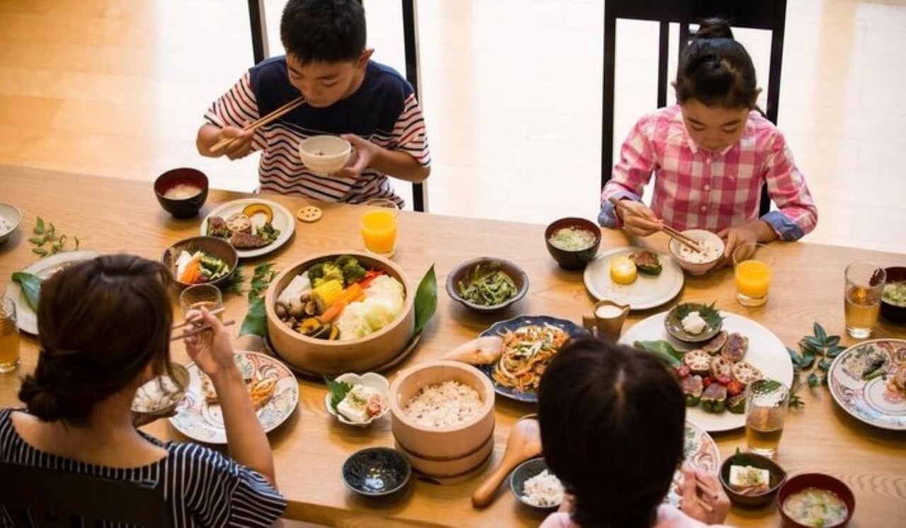 Sức khỏe và tuổi thọ của người Nhật không phải ngẫu nhiên mà có, mà là thành quả của một quá trình duy trì lối sống và thói quen ăn uống khoa học. (Ảnh minh họa)