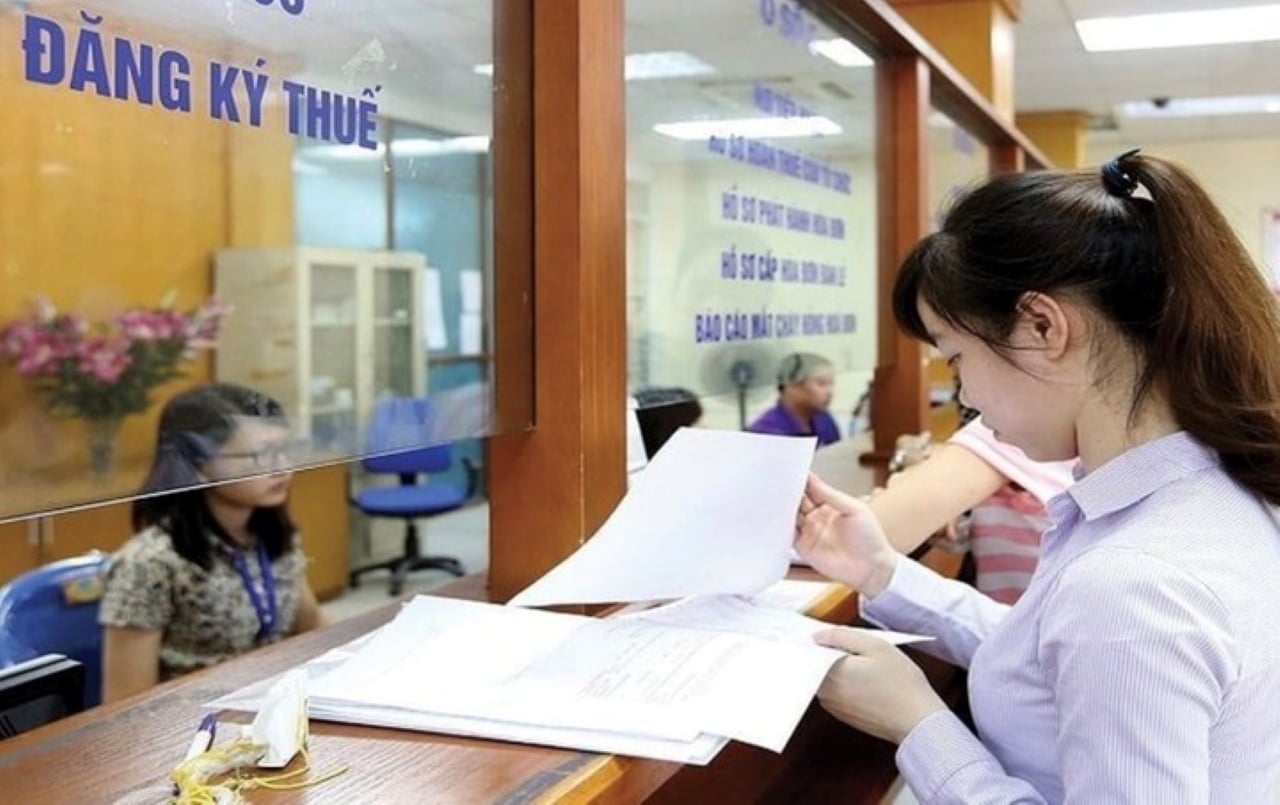 Hướng dẫn thủ tục xin giấy xác nhận không hưởng lương hưu để đăng ký giảm trừ gia cảnh cho cha mẹ. Hồ sơ, nơi nộp và lưu ý về thời hạn thực hiện. (Ảnh minh họa)