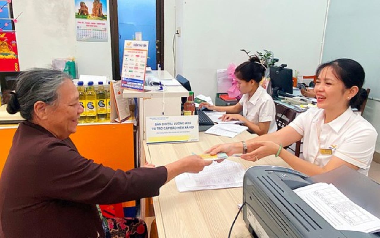 Hà Nội nâng mức chuẩn trợ giúp xã hội lên 650.000 đồng/tháng. (Ảnh minh họa)