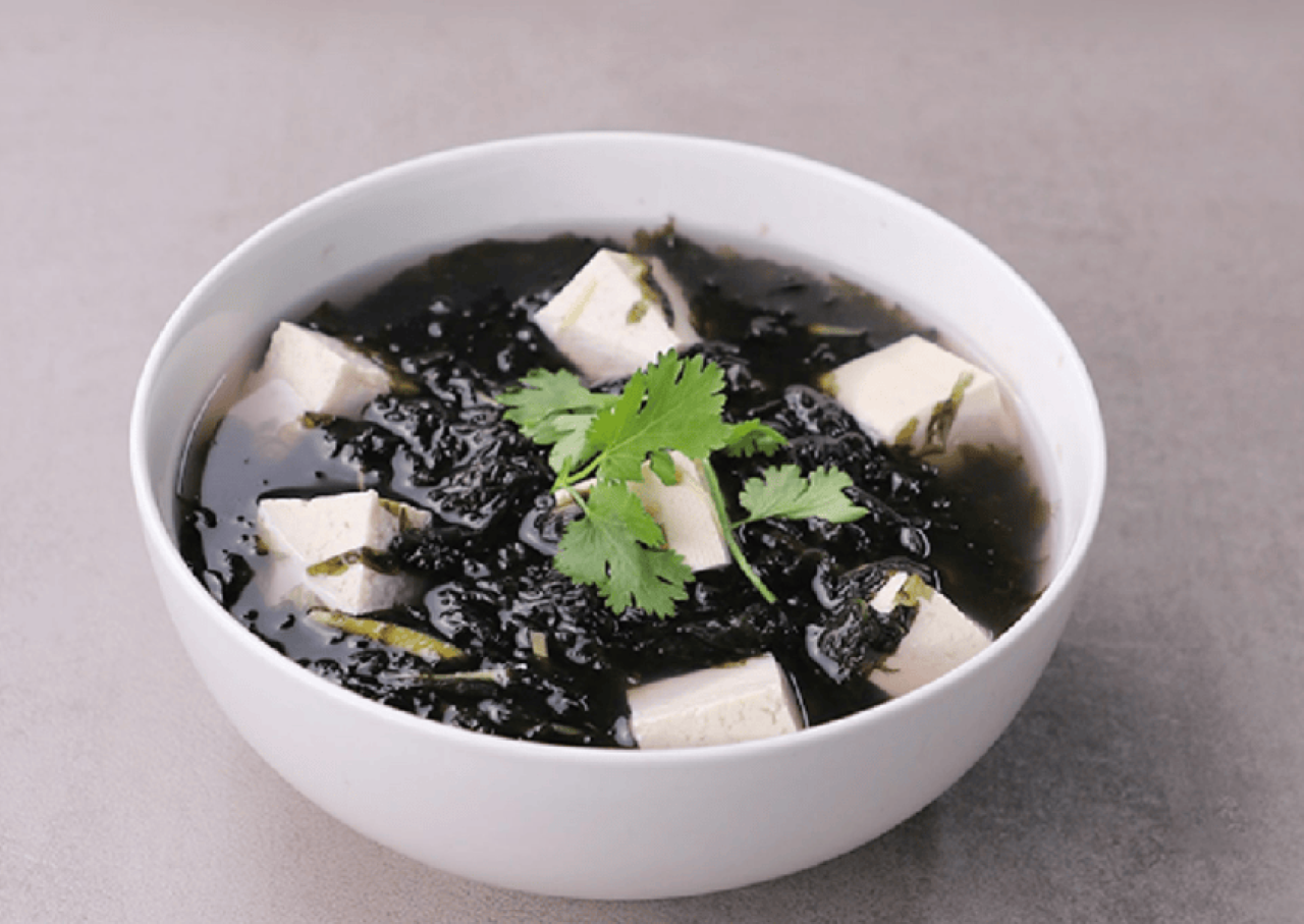 Canh rong biển đậu hũ 