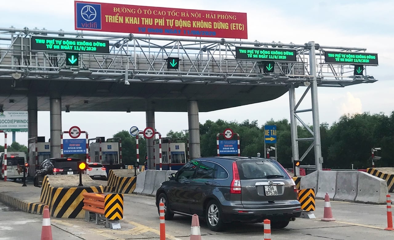  Những trường hợp  xe ô tô được miễn phí sử dụng đường bộ. (Ảnh minh họa)