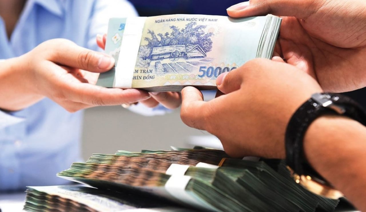 Đối với các khoản thanh toán từng lần từ 5 triệu đồng trở lên, phải có chứng từ thanh toán không dùng tiền mặt theo quy định. (Ảnh minh họa)